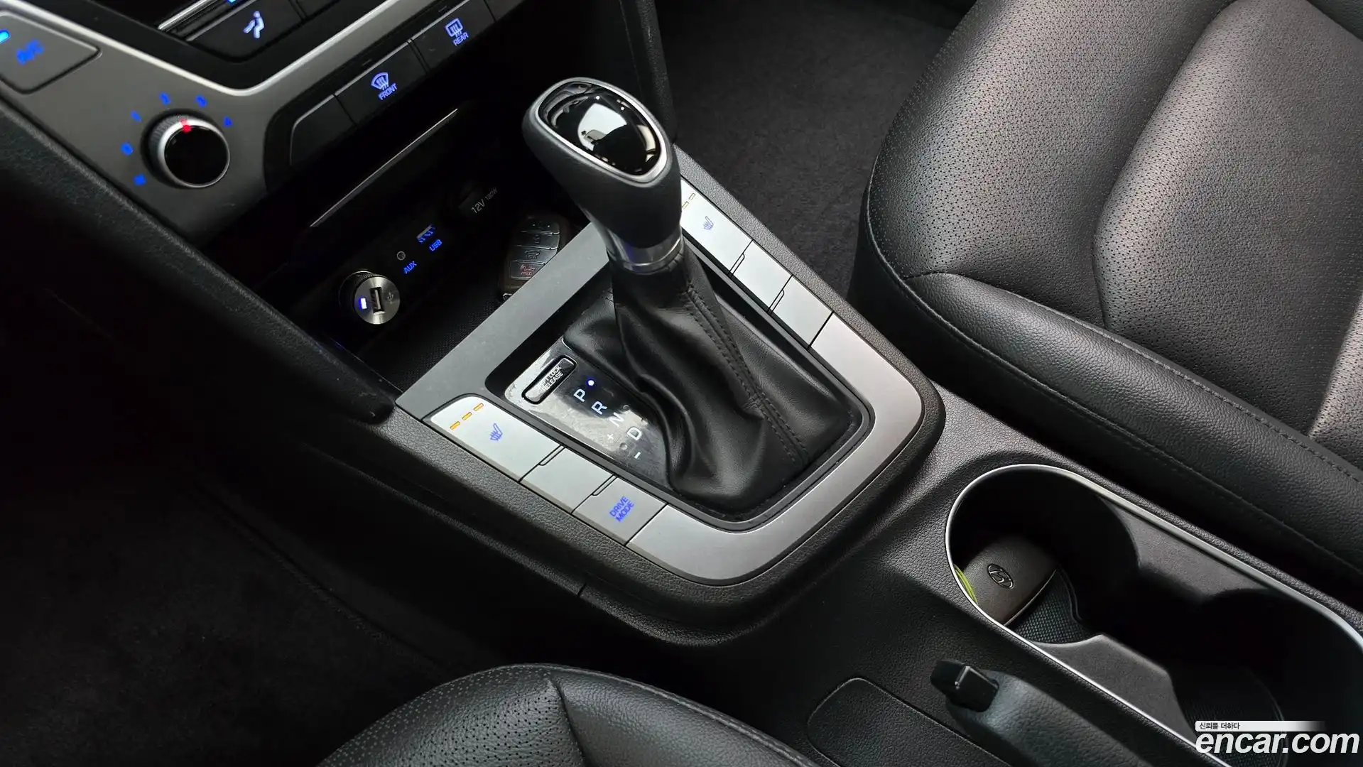 AVANTE Hyundai 2018.1-INNER-009