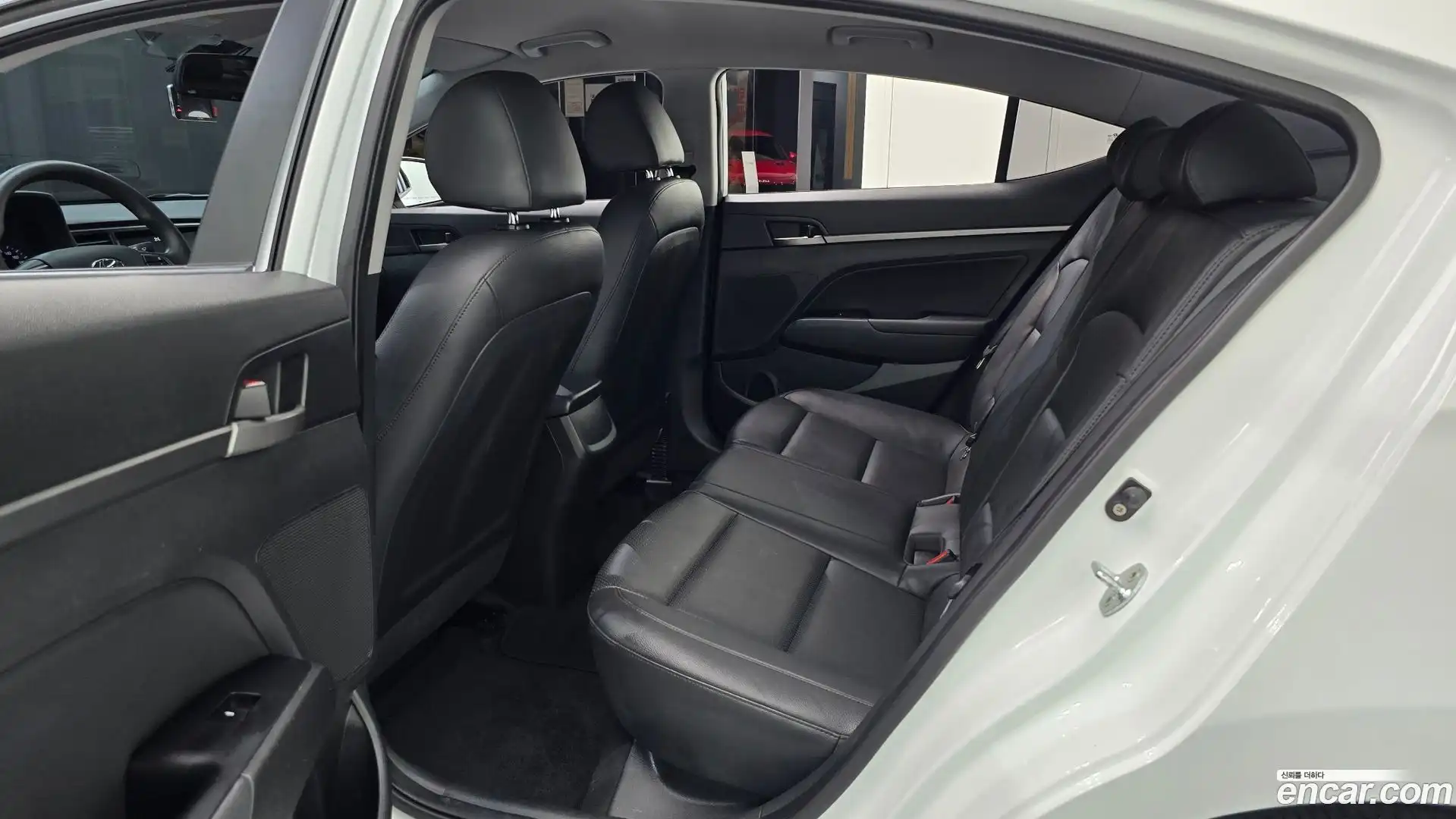 AVANTE Hyundai 2018.1-OPTION-016