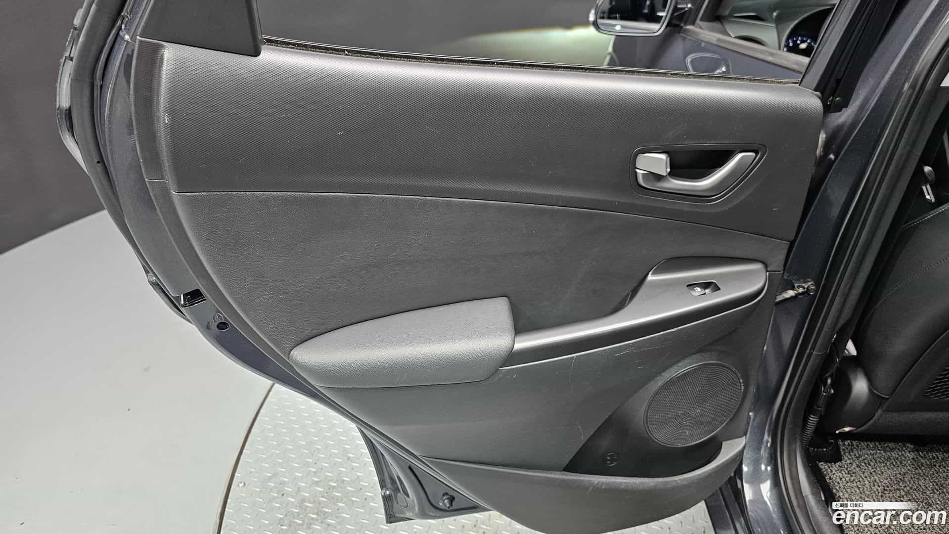 Kona Hyundai 2019.2-INNER-035