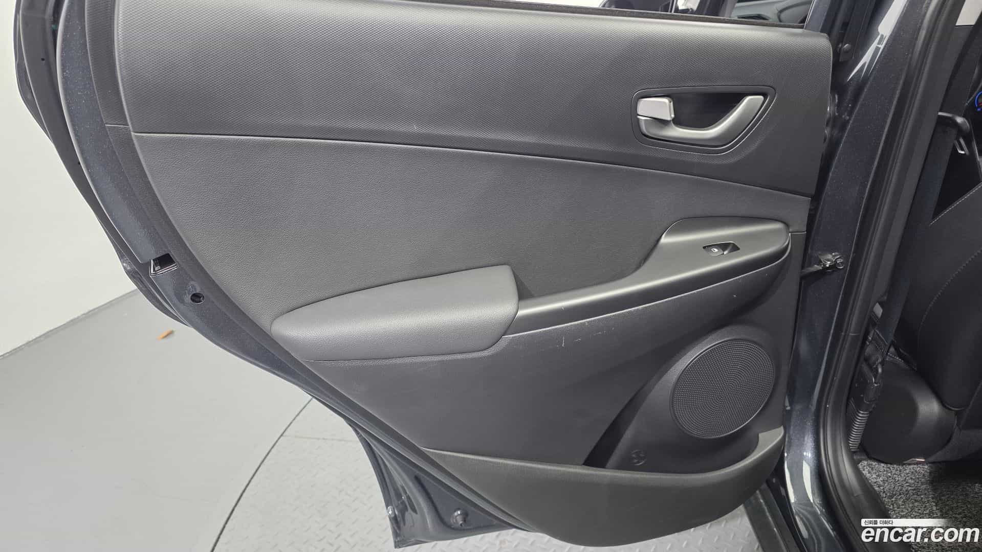Kona Hyundai 2017.9-INNER-035