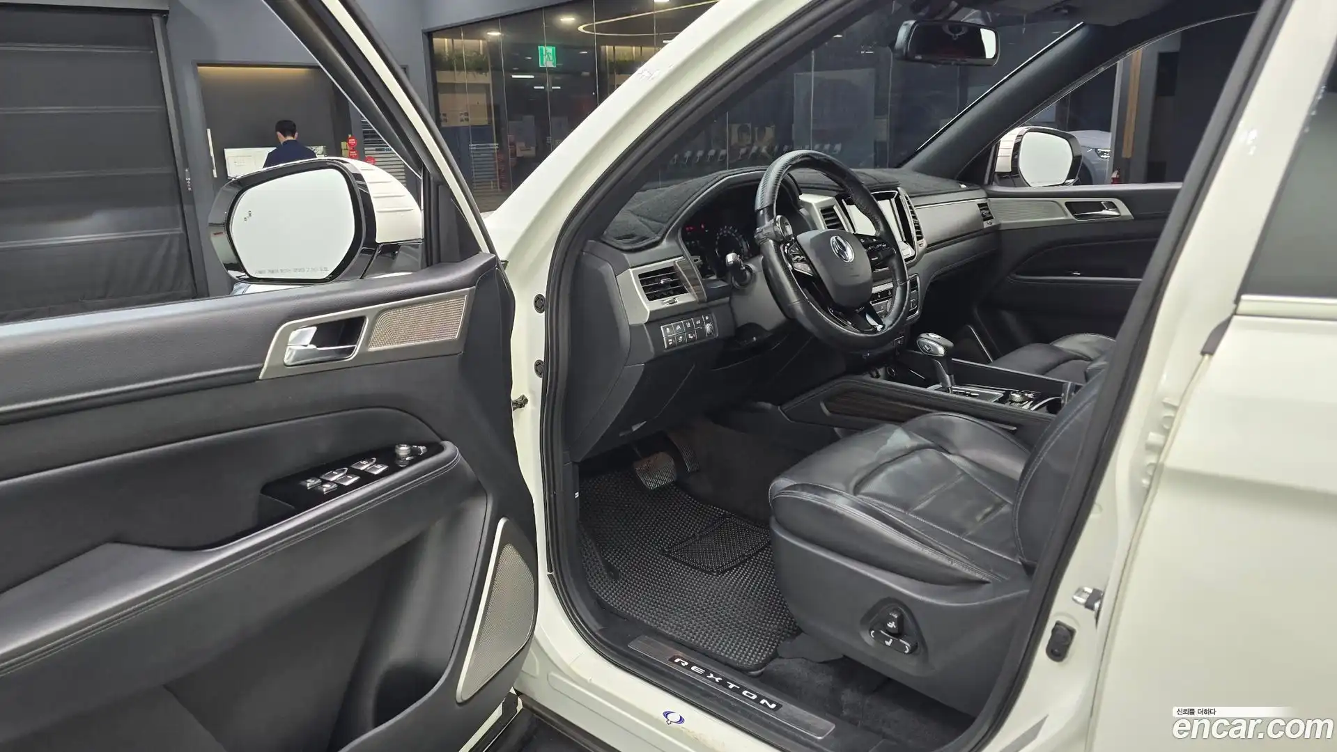 Rexton KG Mobility 2017.10-INNER-010