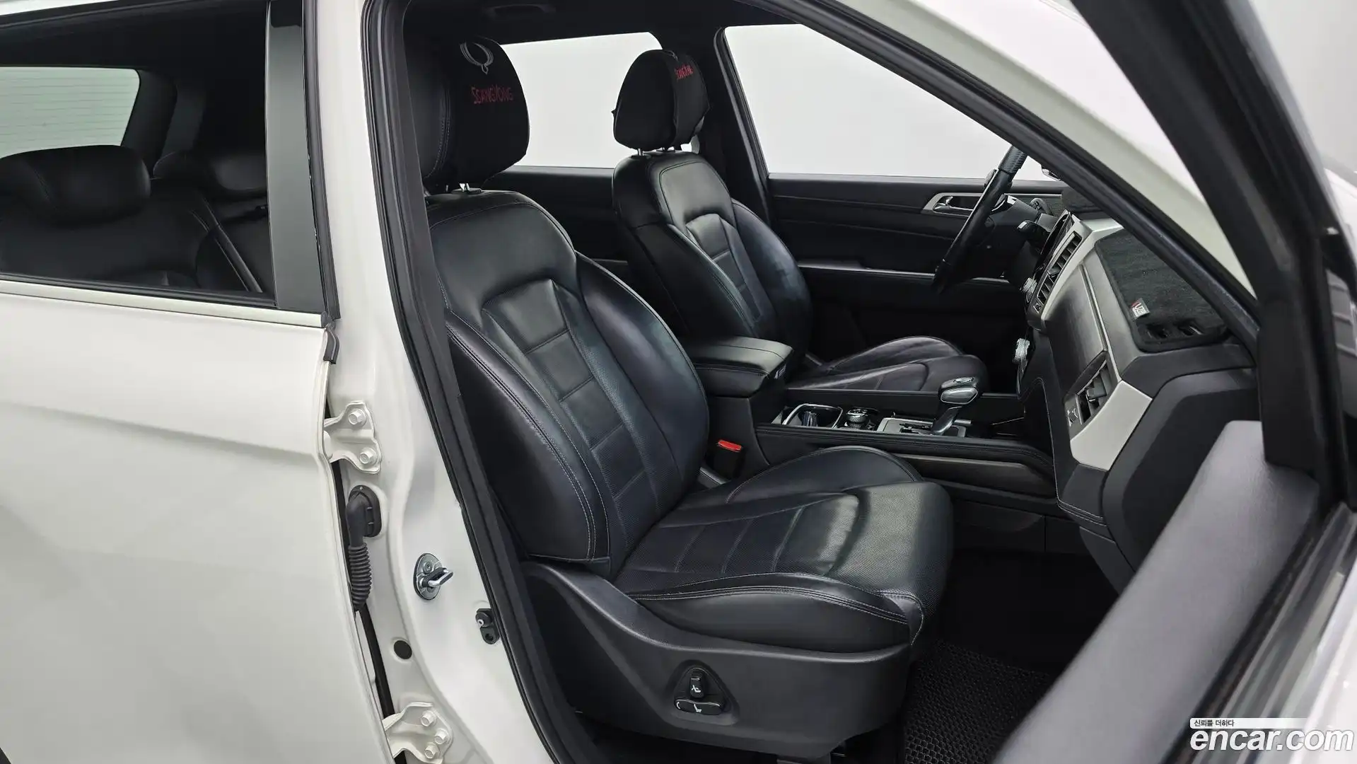 Rexton KG Mobility 2017.10-INNER-036