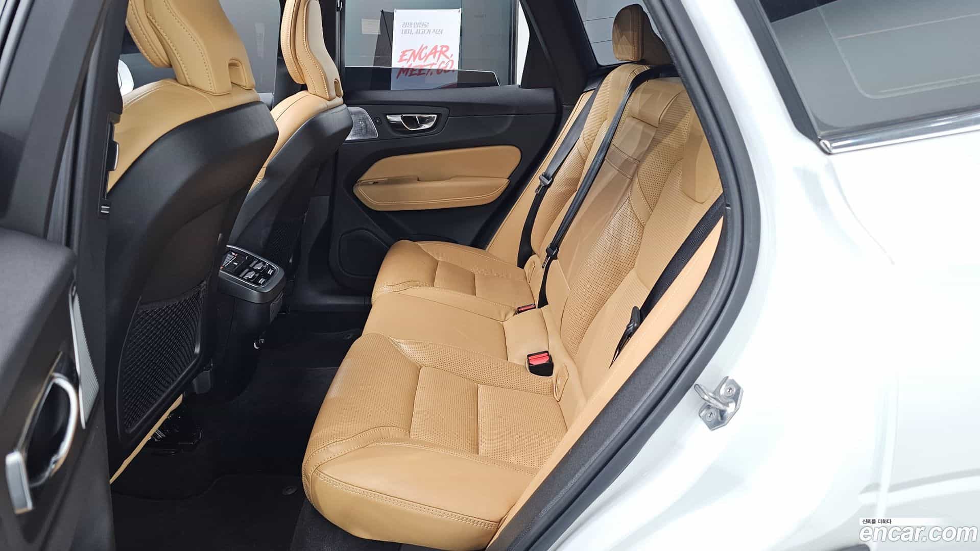 XC60 Volvo 2019.7-OPTION-016