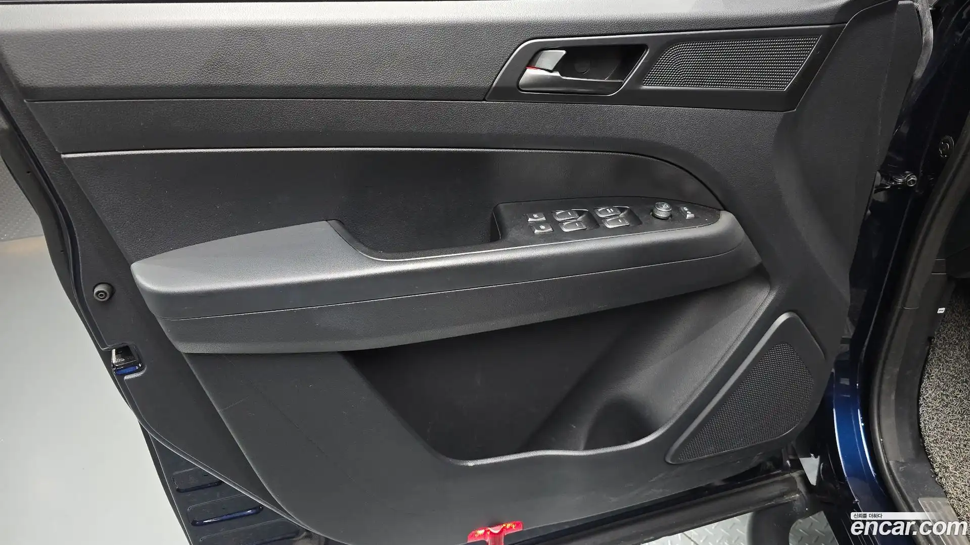 Rexton KG Mobility 2022.1-INNER-034