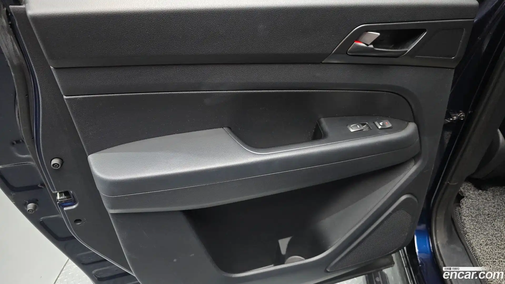 Rexton KG Mobility 2022.1-INNER-035