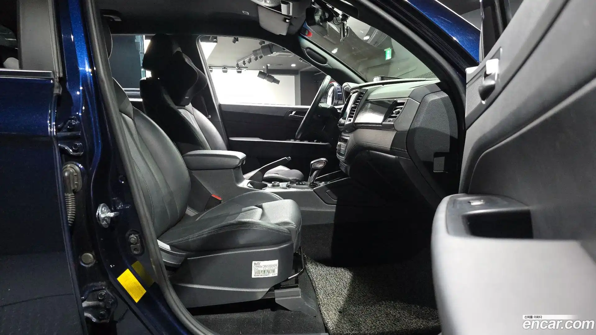 Rexton KG Mobility 2022.1-INNER-036