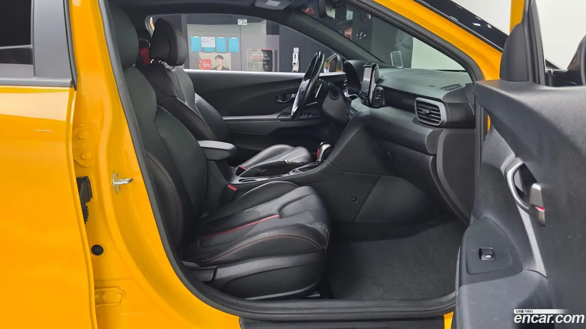 Veloster Hyundai 2018.11-OPTION-015