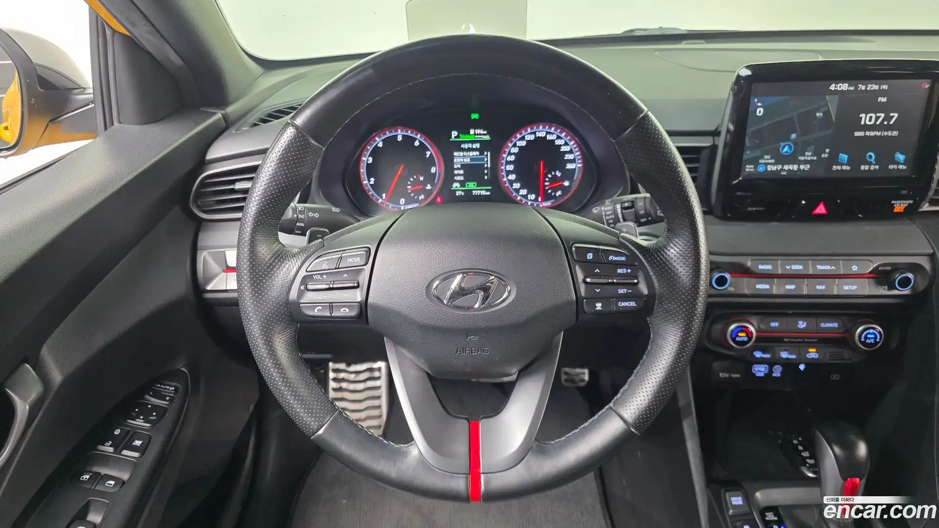 Veloster Hyundai 2018.11-OPTION-017