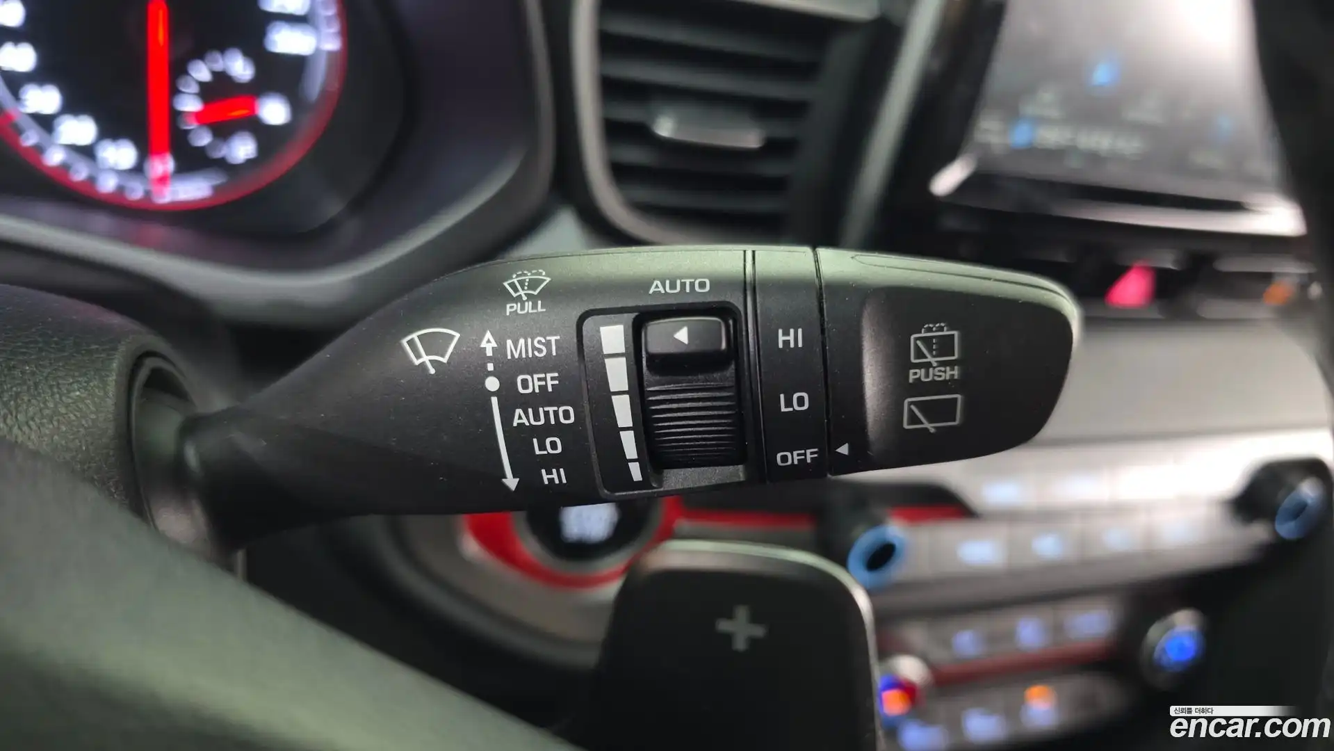 Veloster Hyundai 2018.11-OPTION-040
