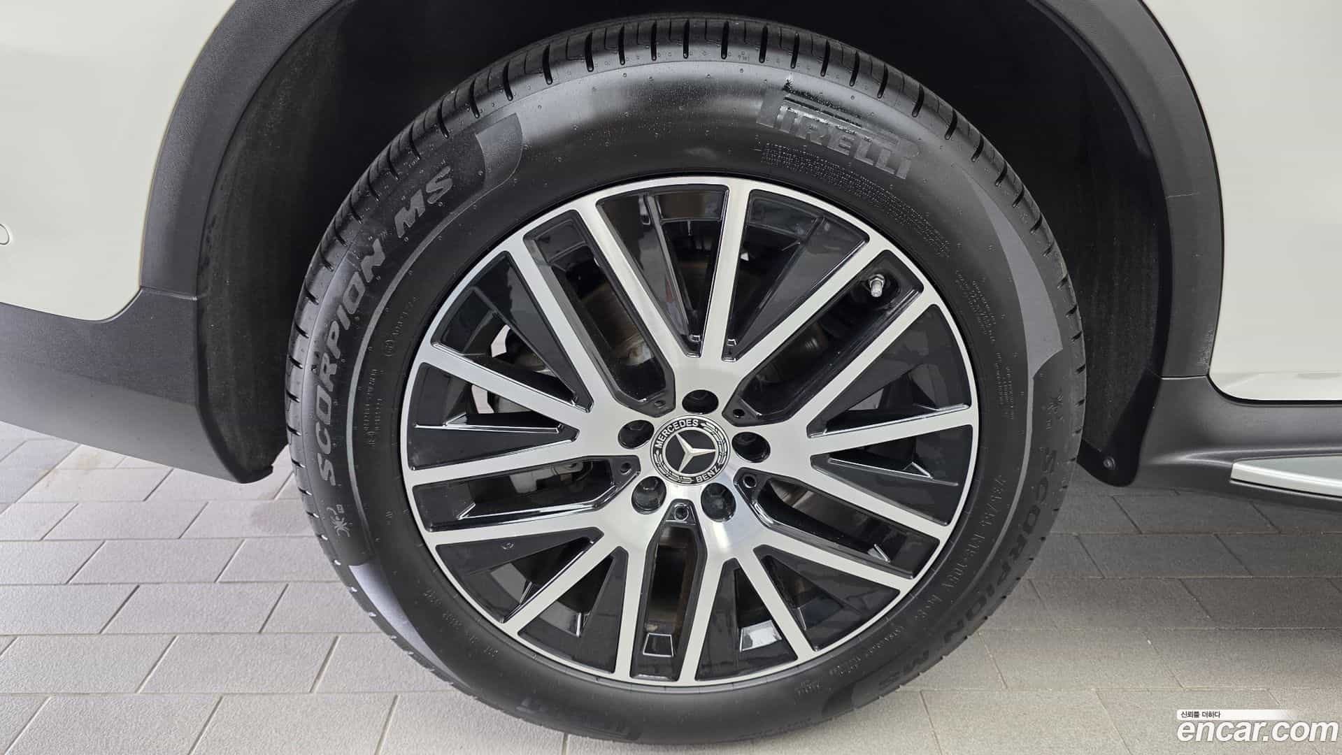 GLC-Class Mercedes-Benz 2020.2-OUTER-005