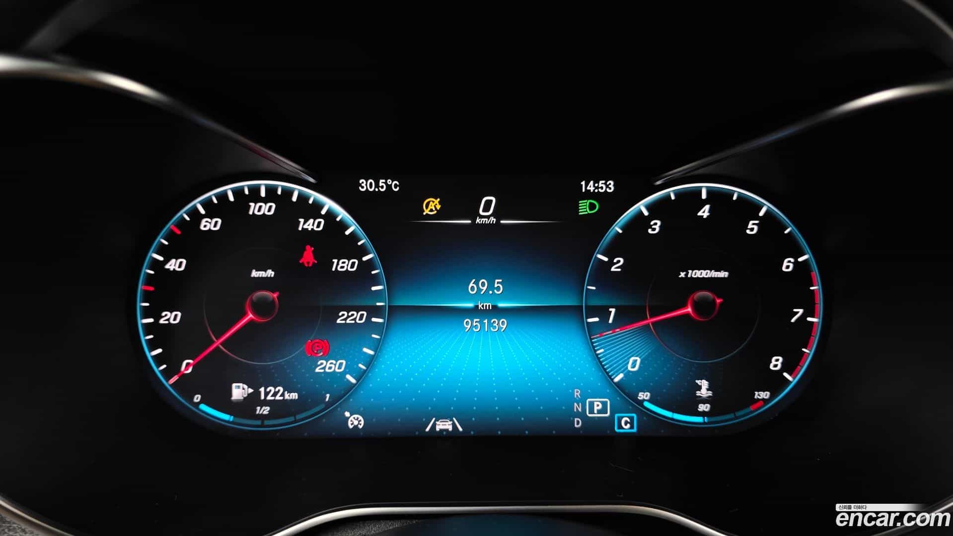 GLC-Class Mercedes-Benz 2020.2-INNER-008