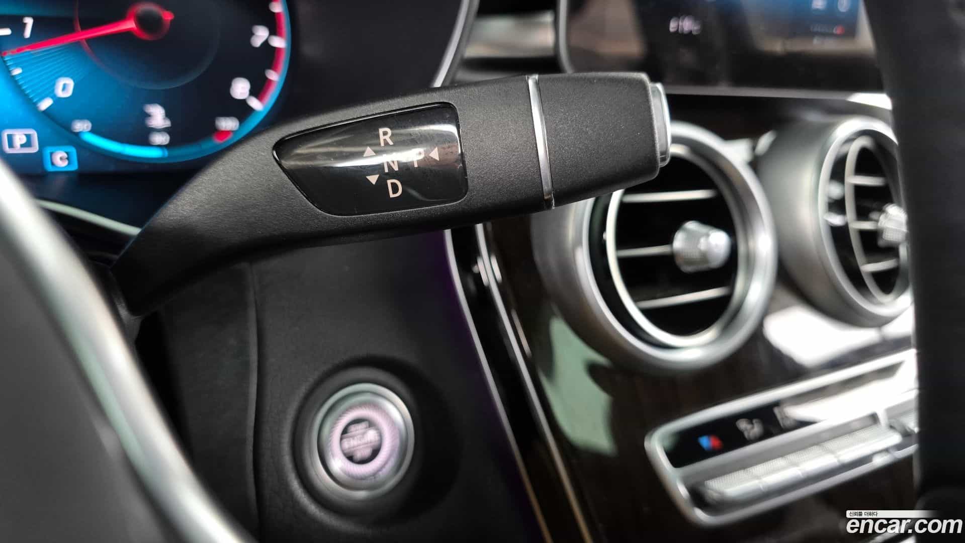 GLC-Class Mercedes-Benz 2020.2-INNER-009