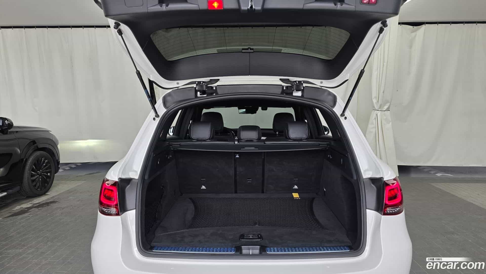 GLC-Class Mercedes-Benz 2020.2-OPTION-024