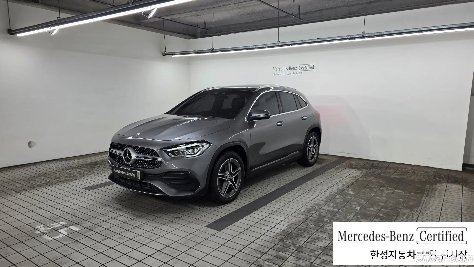 Main__Slider__Photo:GLA-Class Mercedes-Benz 2023.0-0