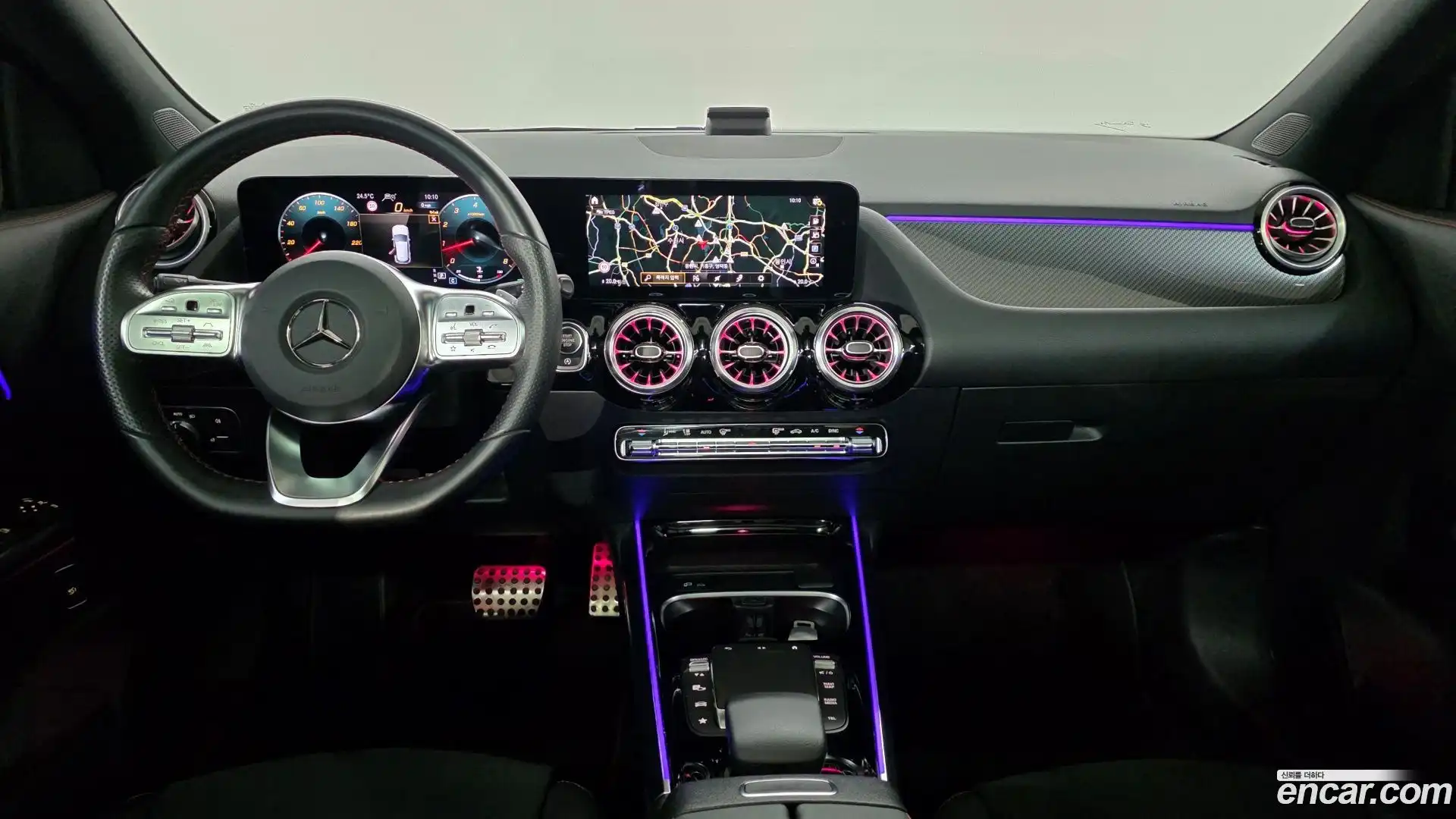 GLA-Class Mercedes-Benz 2023.0-INNER-007