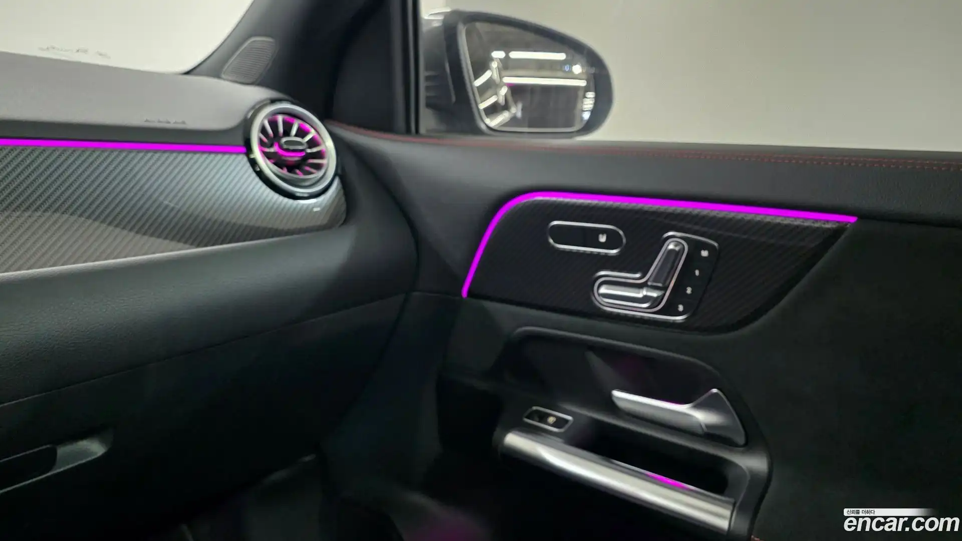 GLA-Class Mercedes-Benz 2023.0-OPTION-017