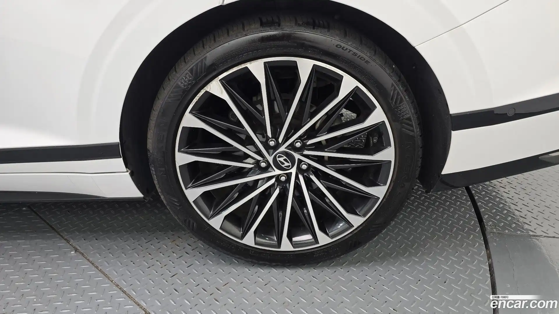 Grandeur Hyundai 2023.9-OUTER-031