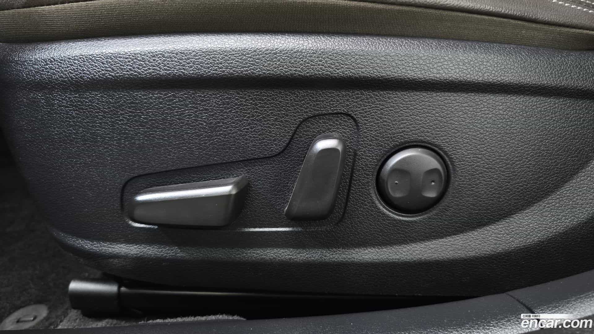 Grandeur Hyundai 2019.4-OPTION-018