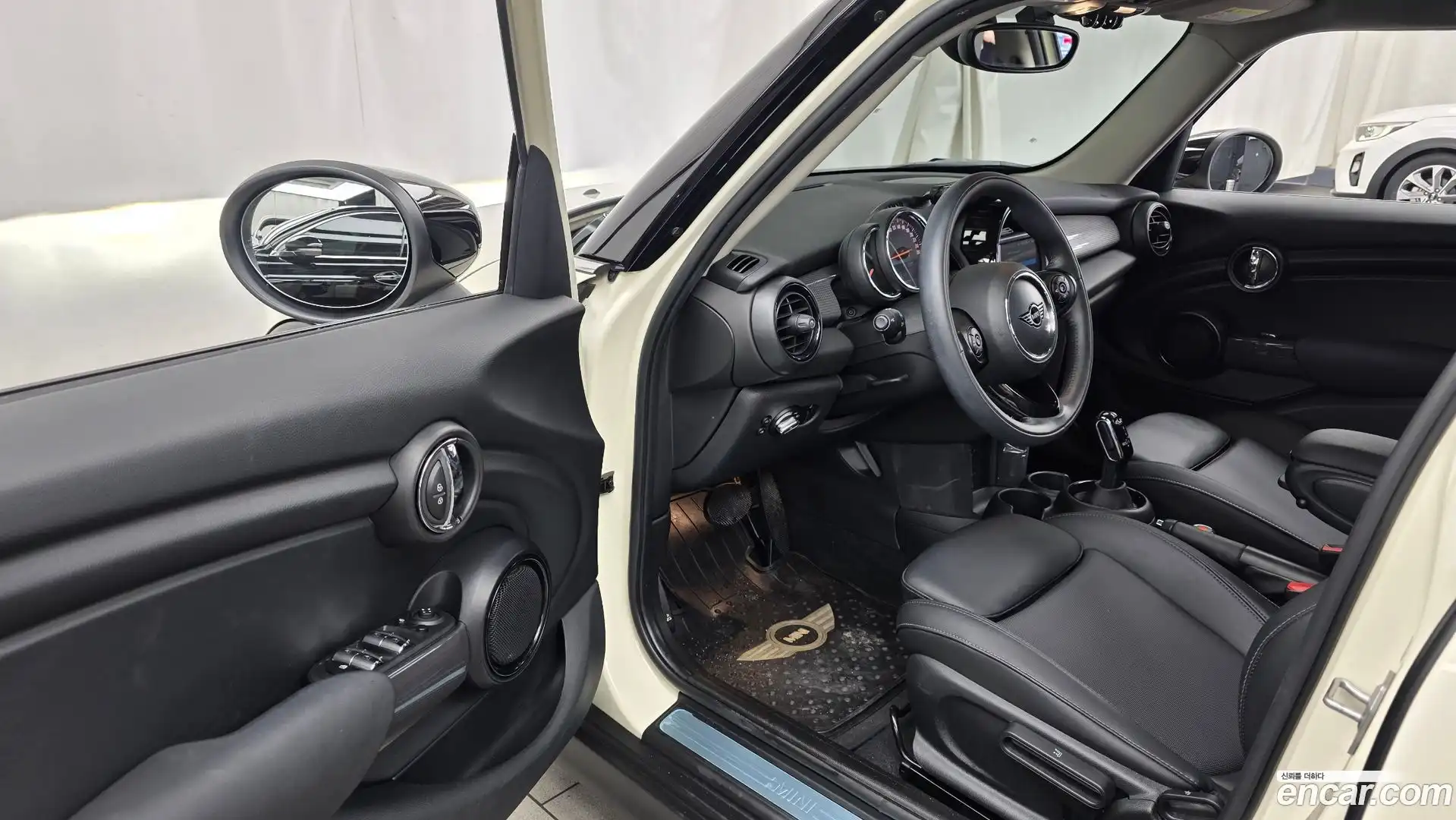 Cooper Mini 2020.4-INNER-010