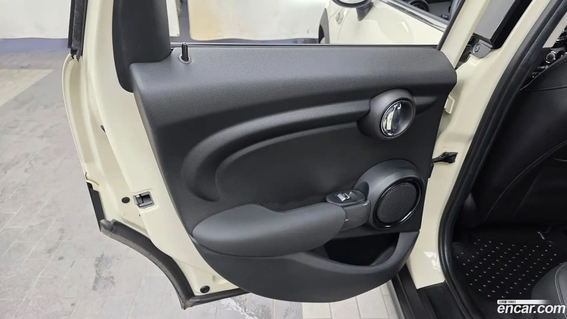 Cooper Mini 2020.4-INNER-035