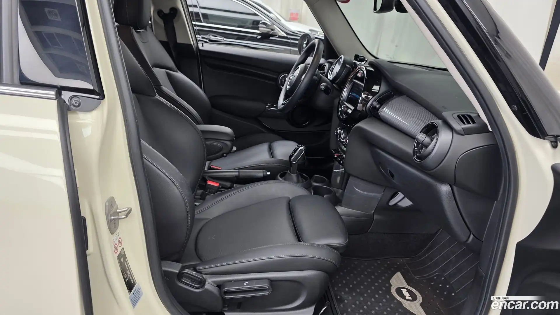 Cooper Mini 2020.4-INNER-036