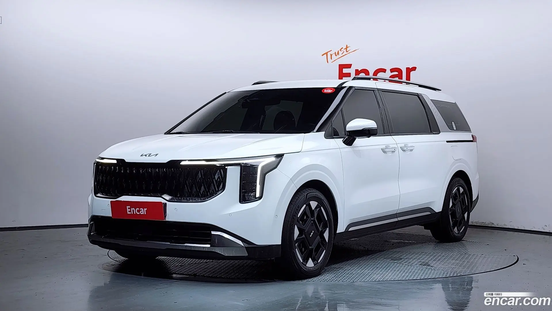 Main__Slider__Photo:Canival Kia 2024.6-0