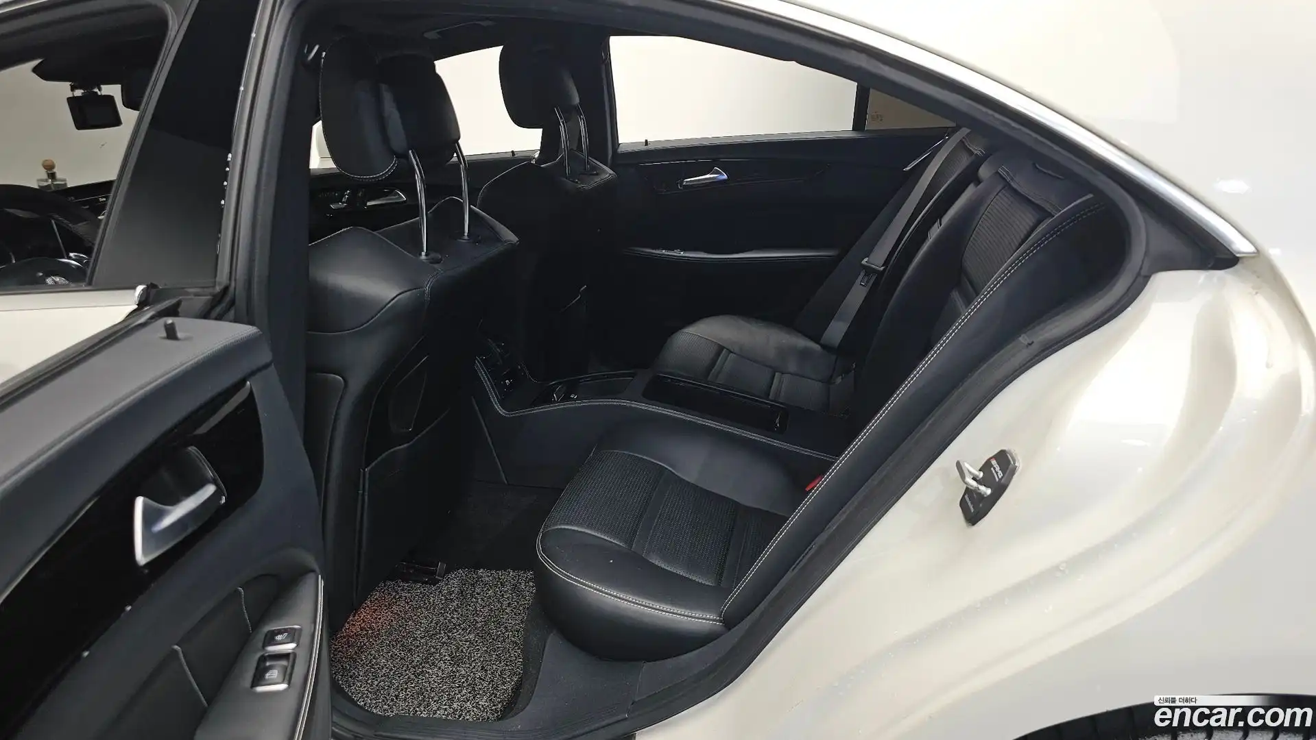 CLS-Class Mercedes-Benz 2016.6-OPTION-015