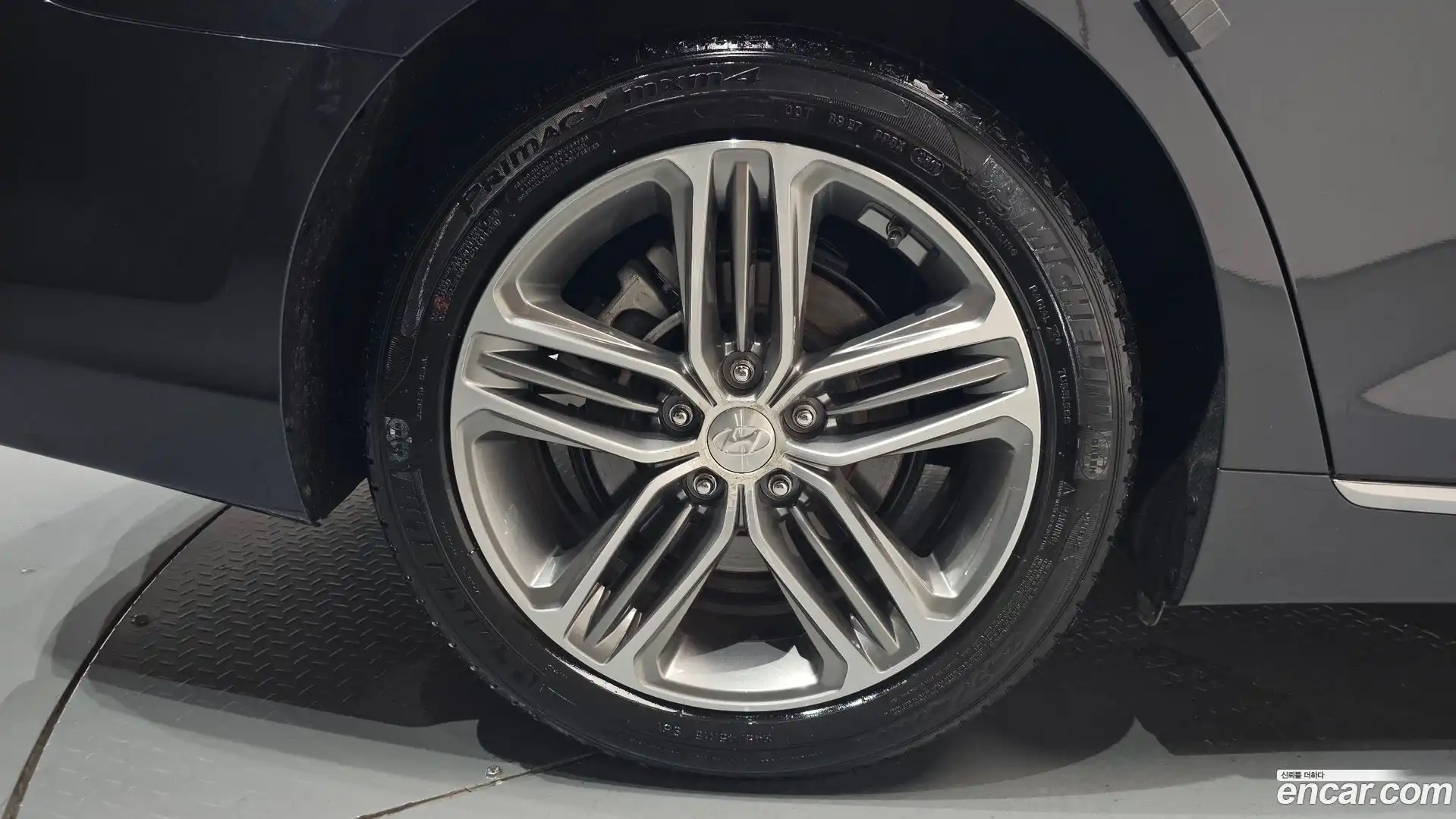 Grandeur Hyundai 2017.9-OUTER-031