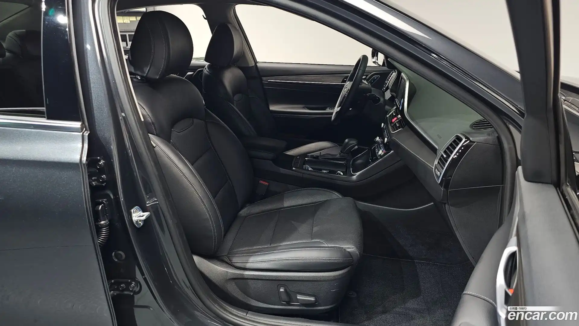 Grandeur Hyundai 2017.9-INNER-036