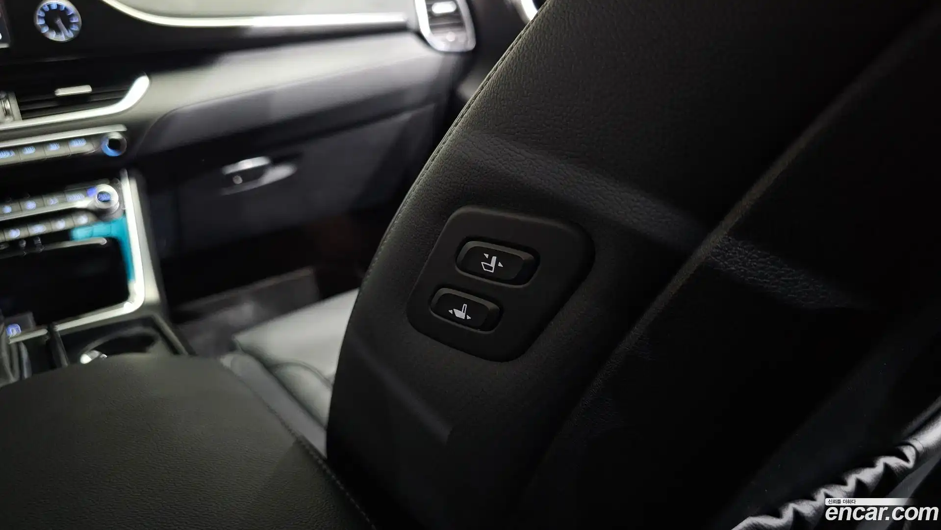 Grandeur Hyundai 2017.9-OPTION-045