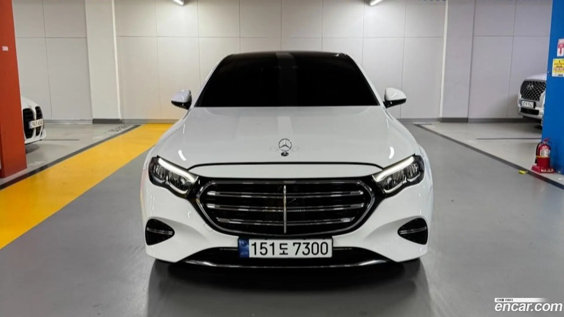 Main__Slider__Photo:E-Class Mercedes-Benz 2024.4-0