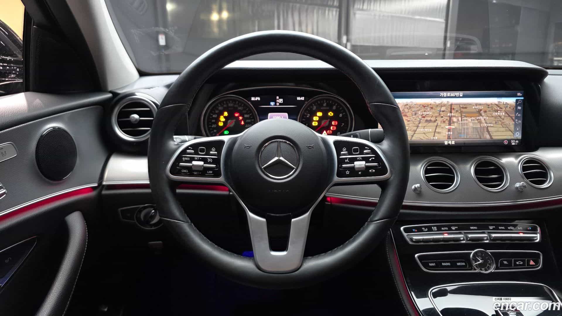 E-Class Mercedes-Benz 2019.0-OPTION-017