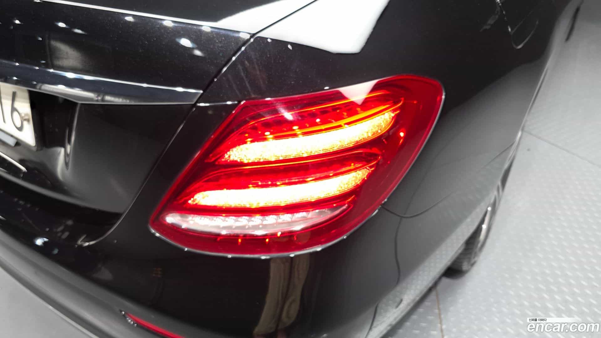 E-Class Mercedes-Benz 2019.0-OUTER-033