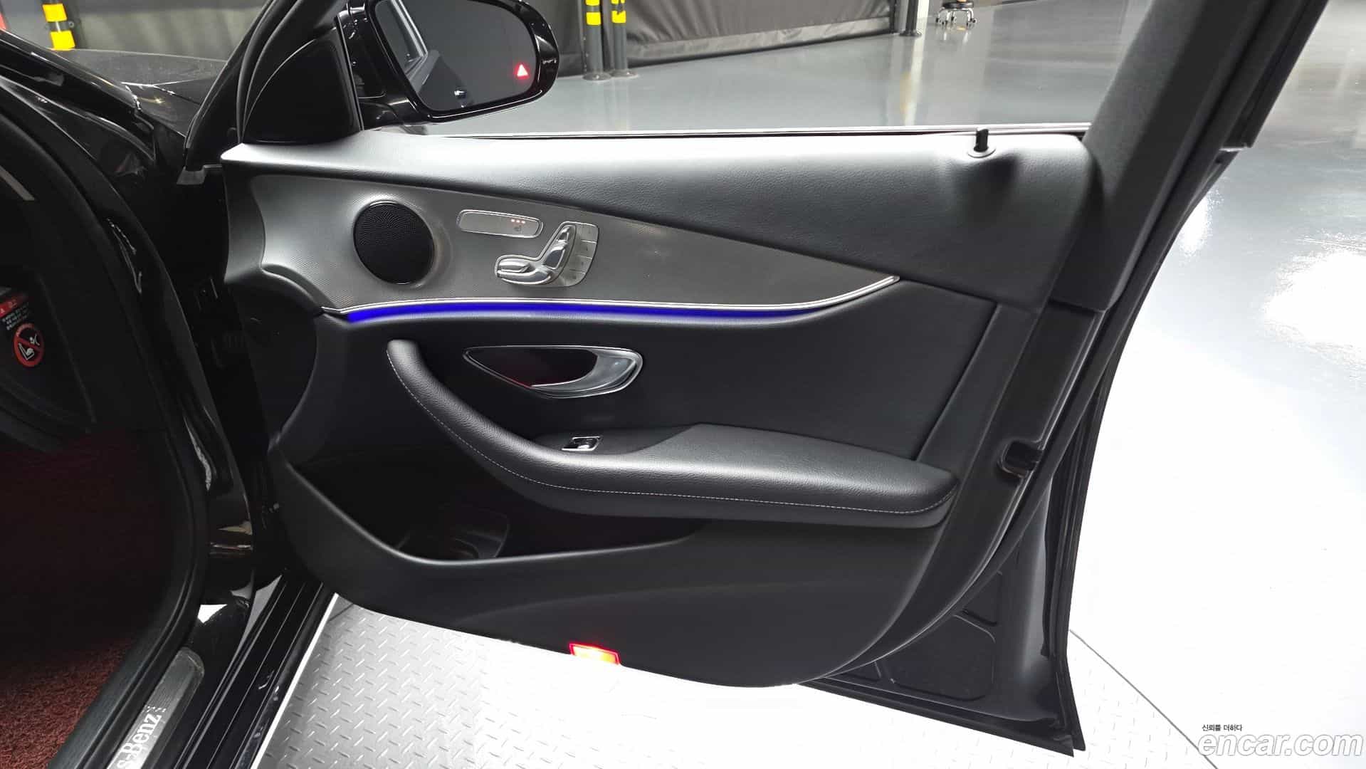 E-Class Mercedes-Benz 2019.0-INNER-034