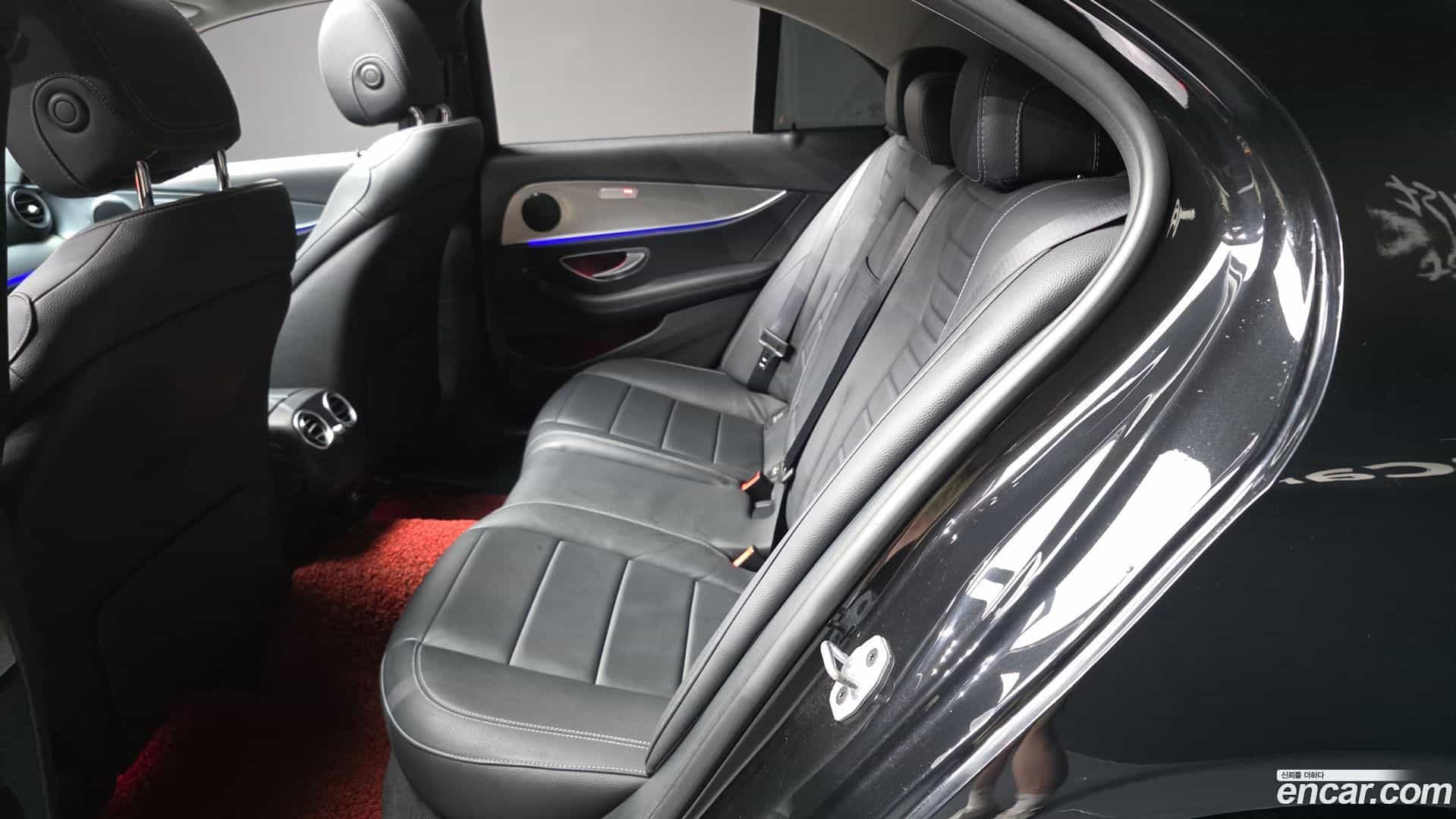 E-Class Mercedes-Benz 2019.0-INNER-036