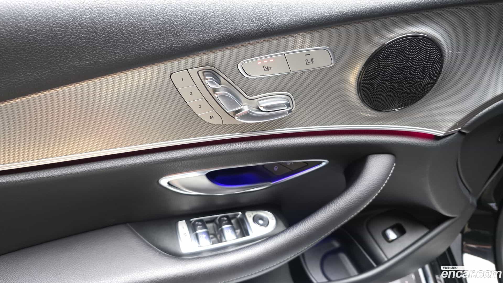 E-Class Mercedes-Benz 2019.0-OPTION-041