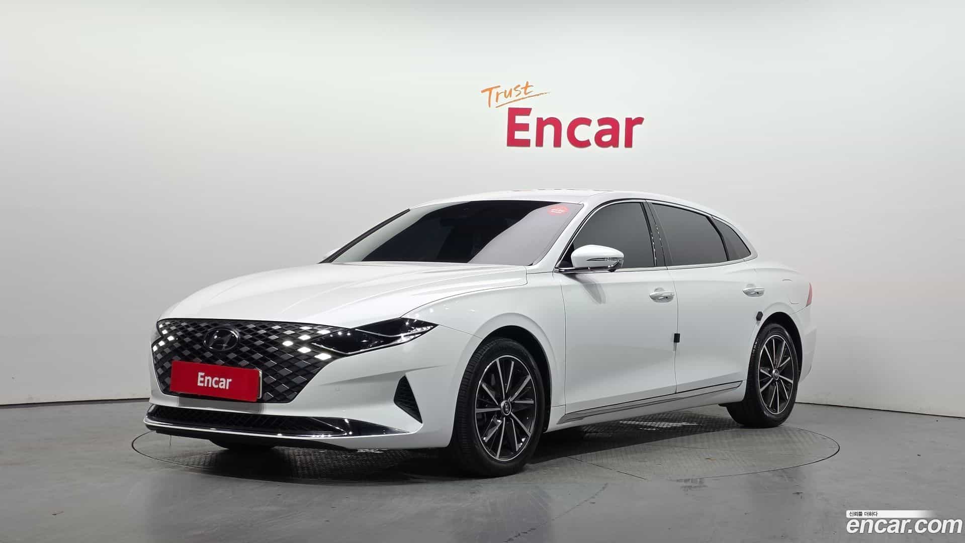 Grandeur Hyundai 2022.2-OUTER-001