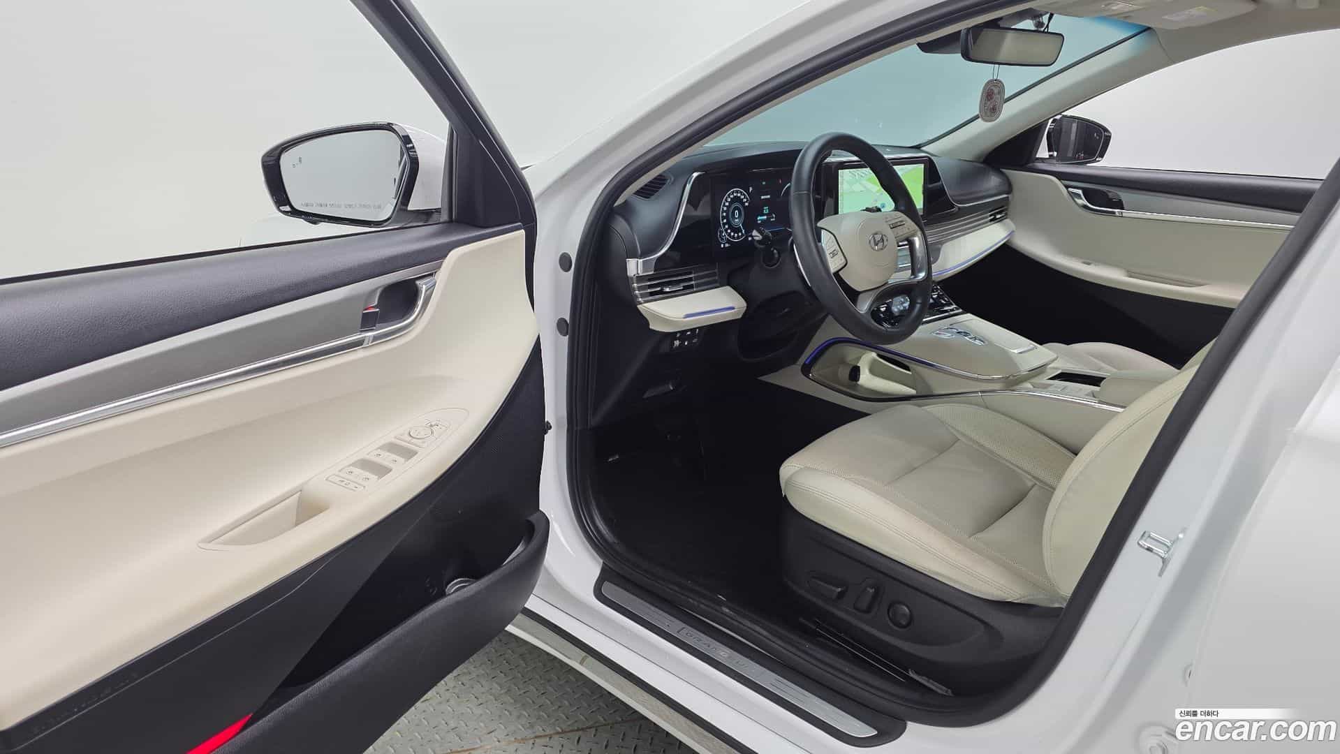 Grandeur Hyundai 2022.2-INNER-010