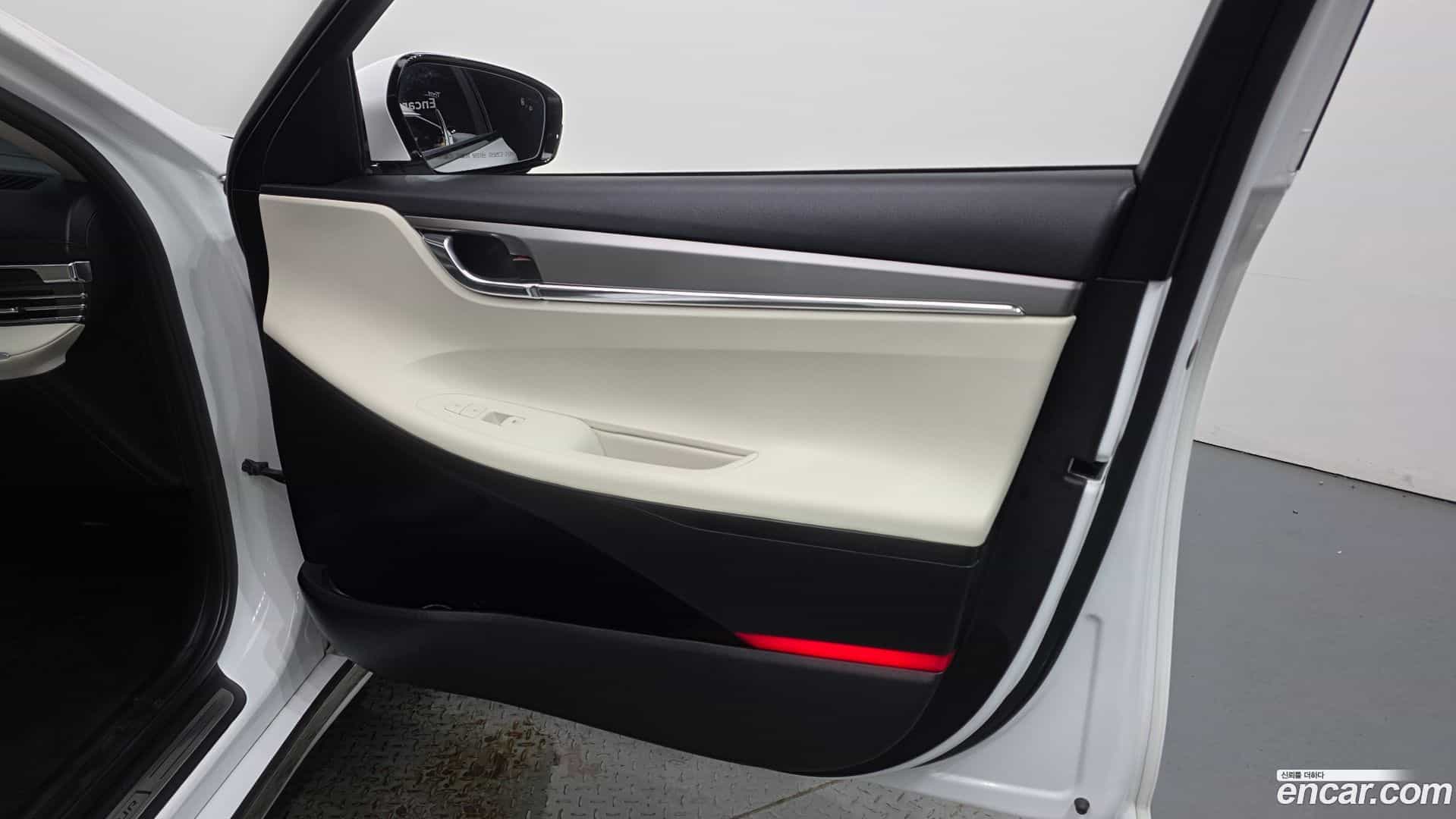 Grandeur Hyundai 2022.2-INNER-034