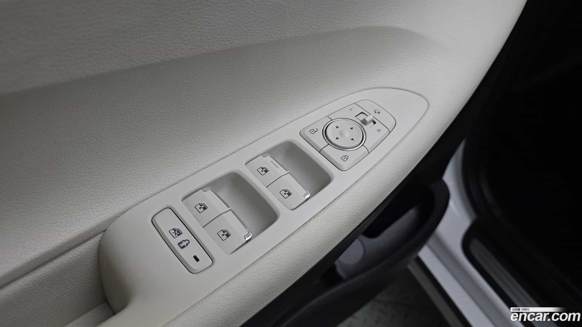 Grandeur Hyundai 2022.2-OPTION-042