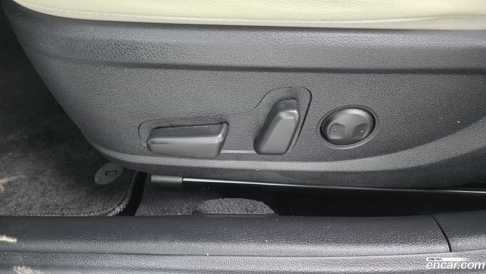 Grandeur Hyundai 2022.2-OPTION-046
