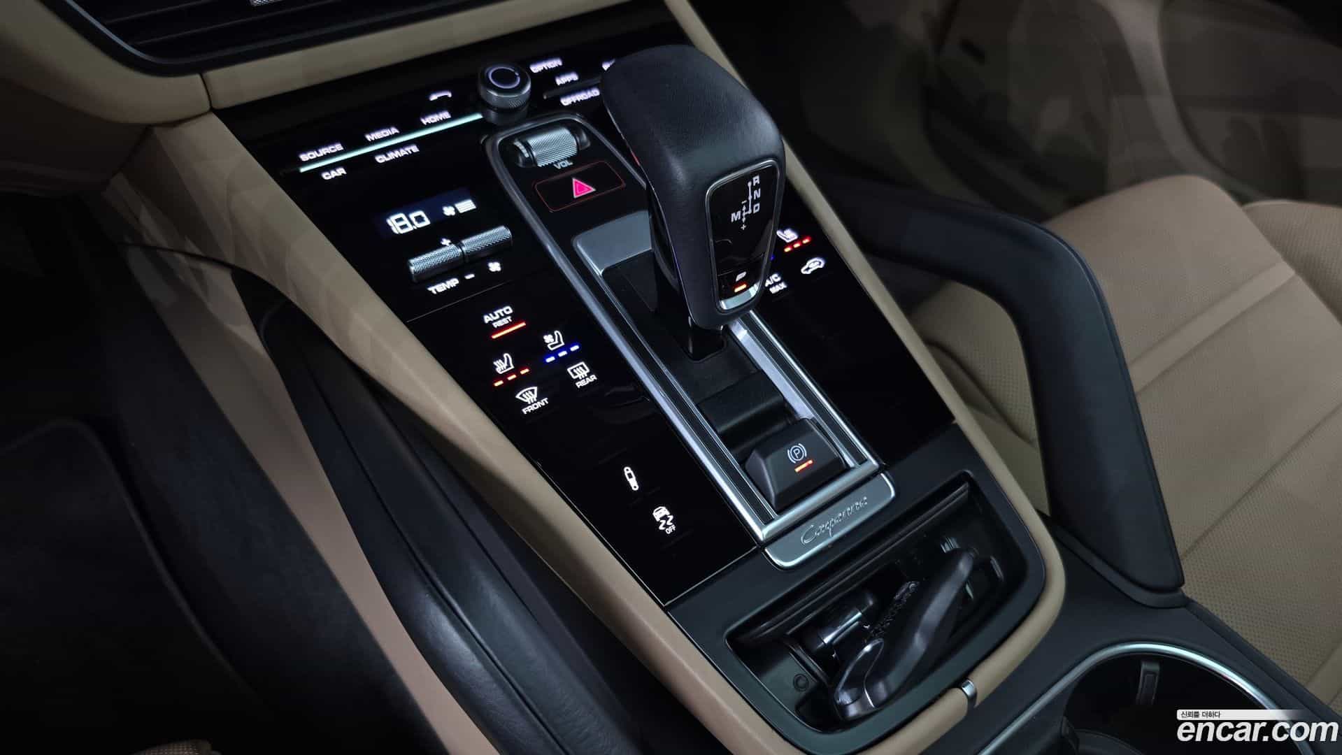 Cayenne Porsche 2021.2-INNER-009