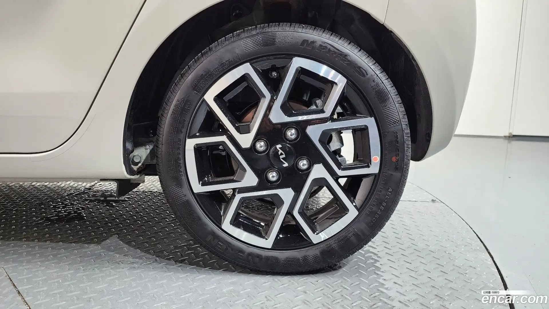 RAY Kia 2025.10-OUTER-031