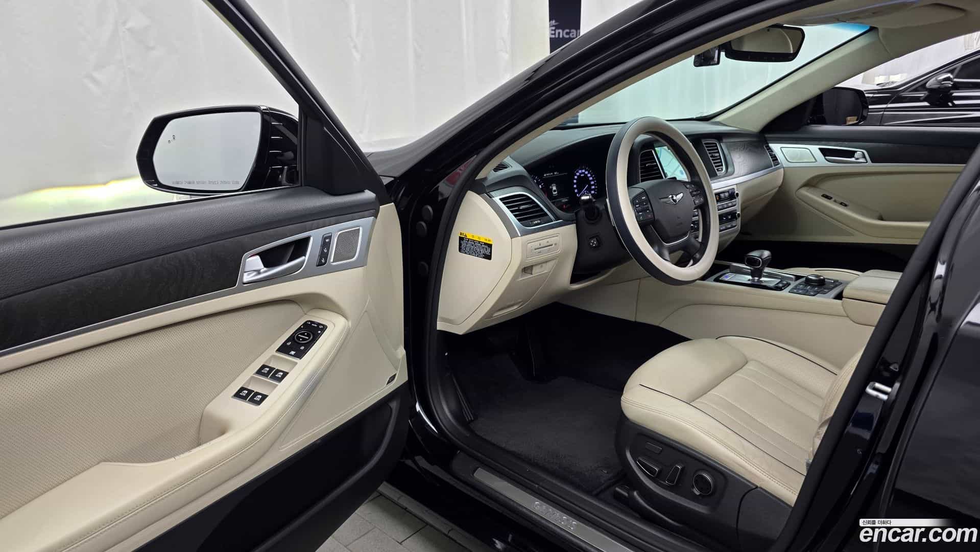 G80 Genesis 2017.1-INNER-010