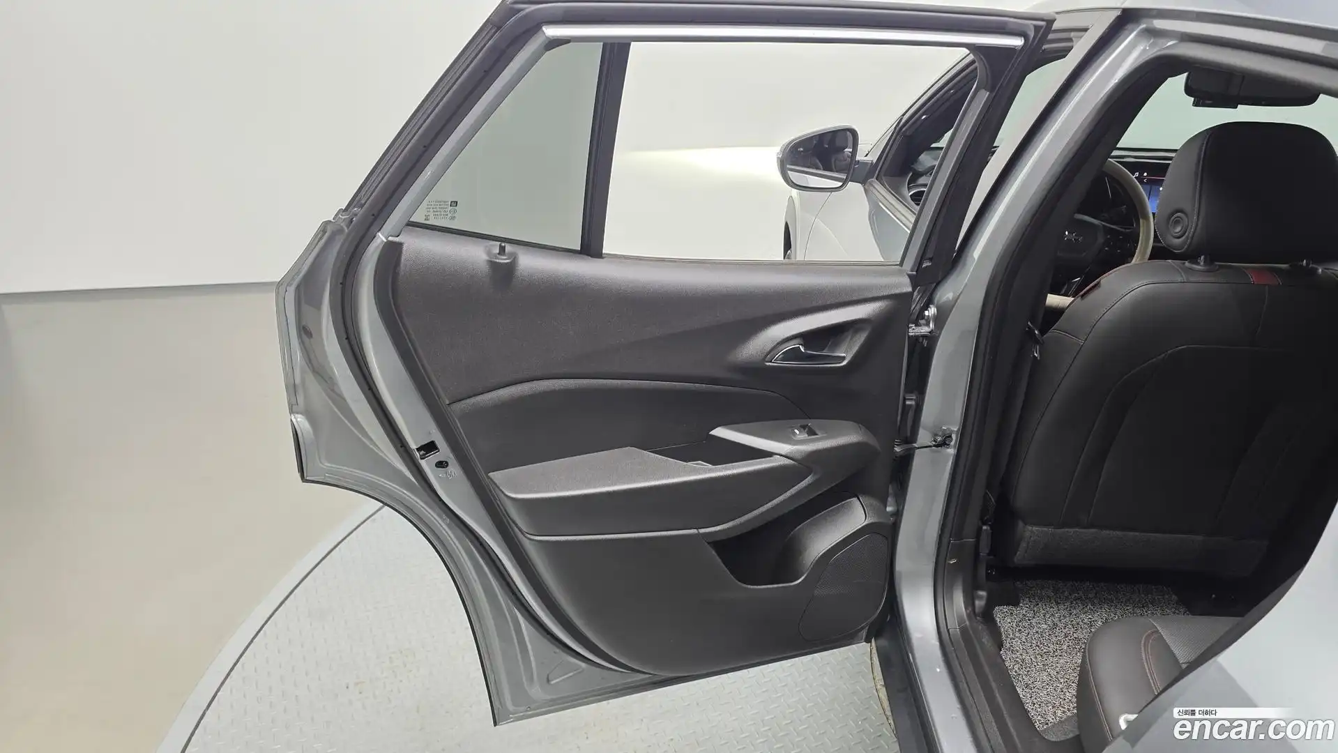 Trax Chevrolet 2023.9-INNER-035