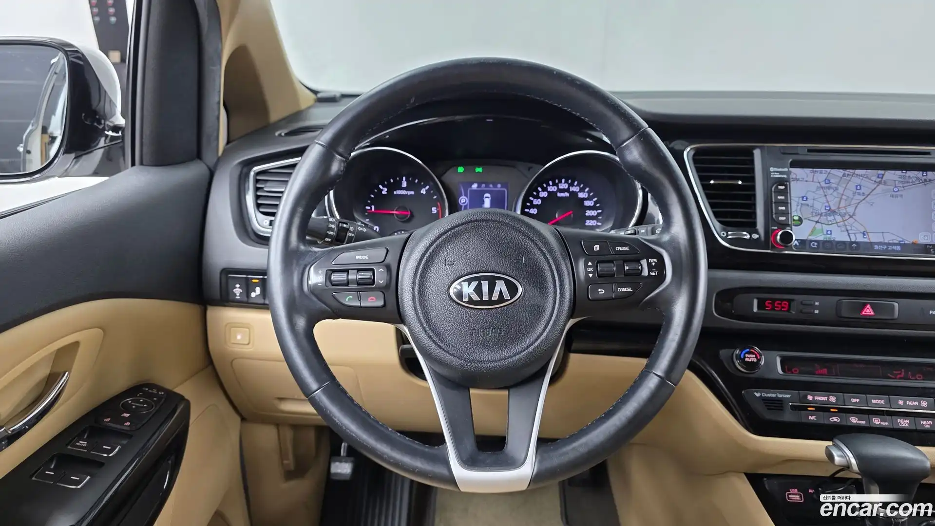 Canival Kia 2017.8-OPTION-016