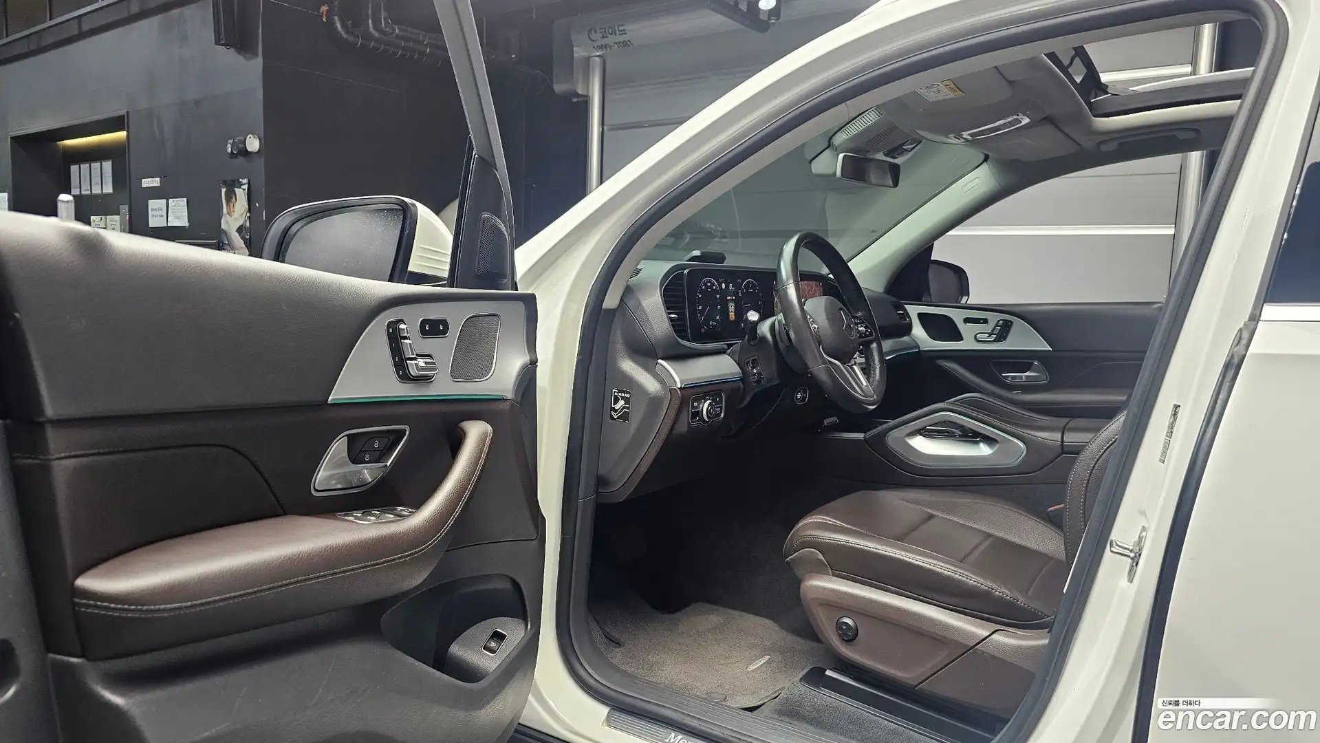 GLE-Class Mercedes-Benz 2020.7-INNER-010