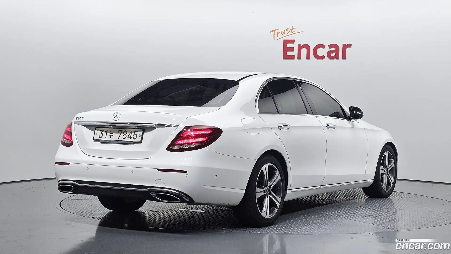 E-Class Mercedes-Benz 2018.10-OUTER-002