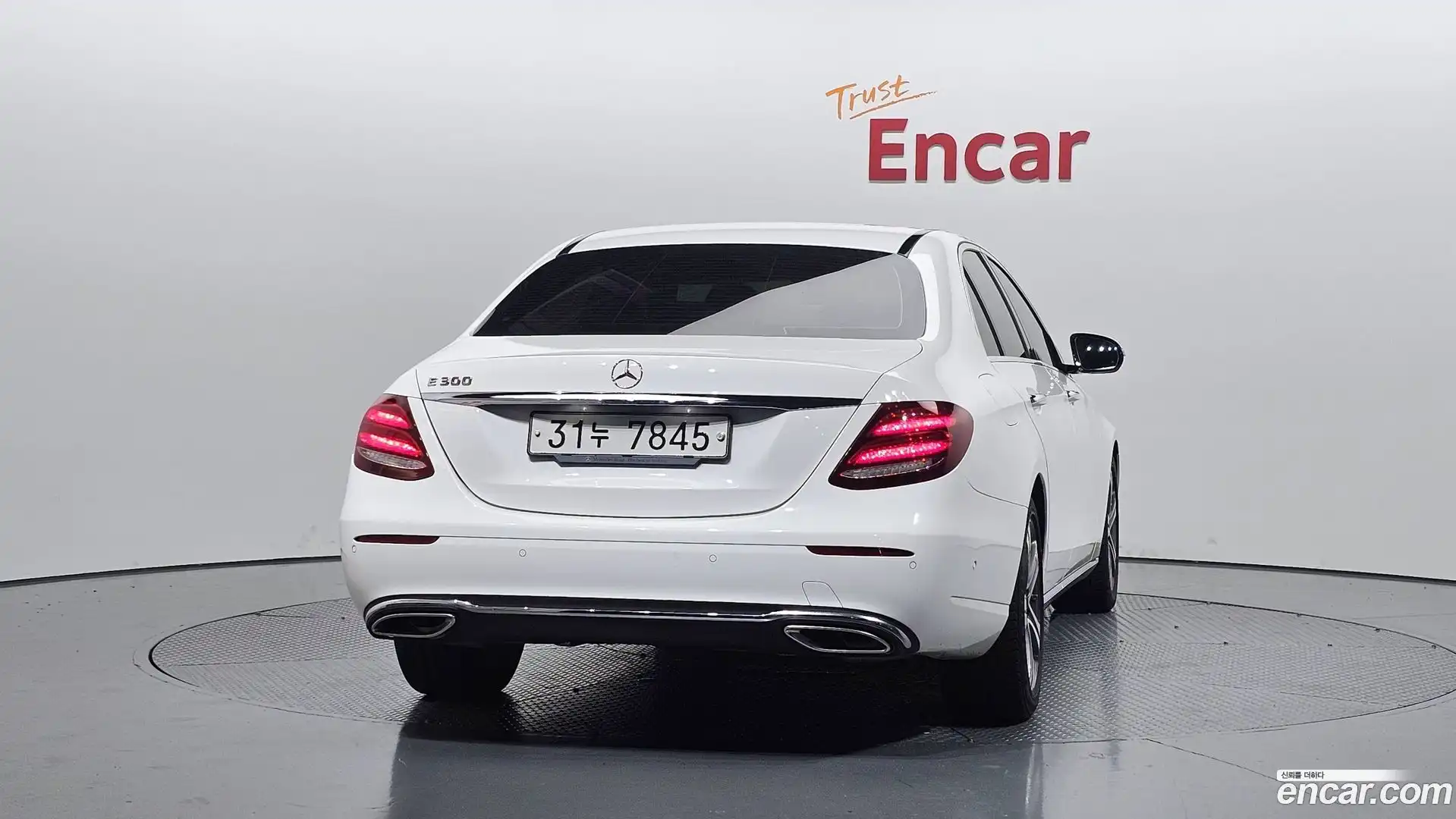E-Class Mercedes-Benz 2018.10-OUTER-004