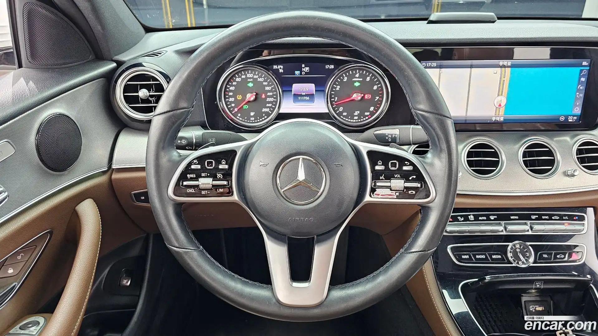E-Class Mercedes-Benz 2018.10-OPTION-017